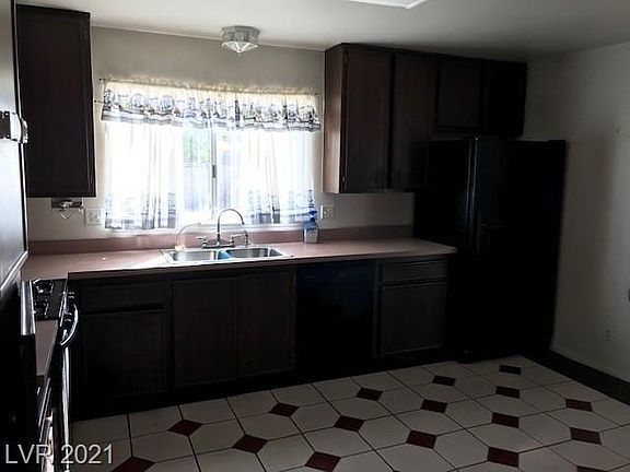 3rd image of 1840 Cornell Ct