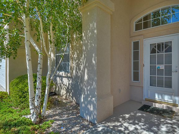 3rd image of 8415 Mendocino Dr NE