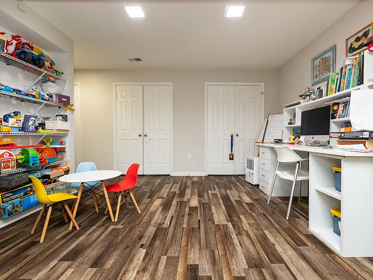 8809 Saunders Ln — Photo 40