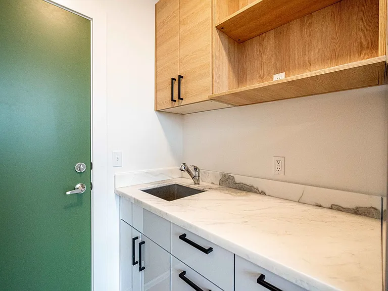 Freya Apartments - Private Studios + Social Connection — Photo 17