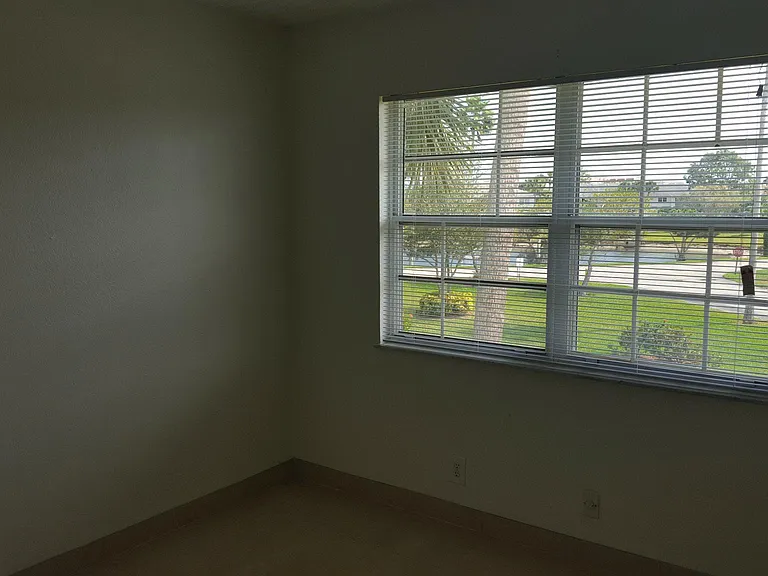 1530 SE Royal Green Cir #N102 — Photo 7