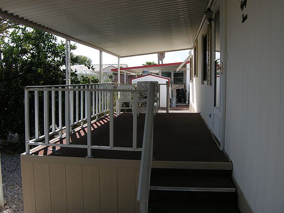 side yard porch