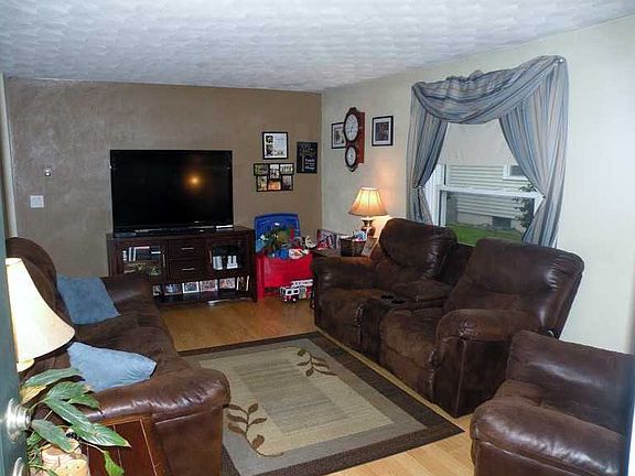 5th image of 223 W High St
