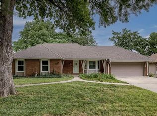 6845 Lakeshore Dr, Raytown, MO 64133