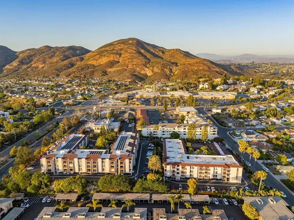 6924 Hyde Park Dr Unit 220, San Diego, CA 92119