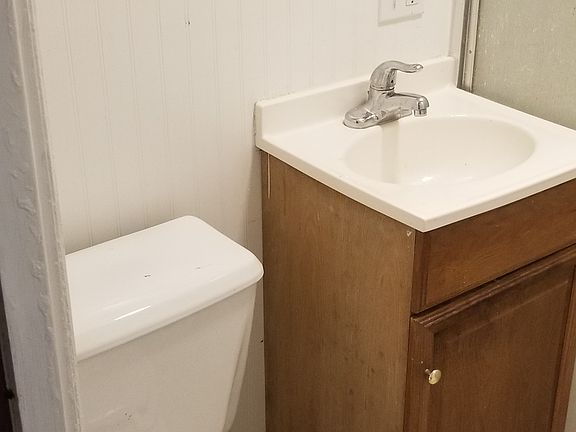 2nd image of 253 Greenlawn Ave