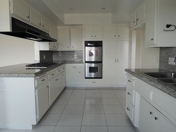 5th image of 4527 Vista Largo
