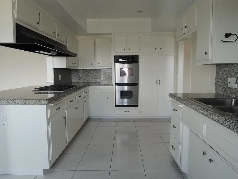4527 Vista Largo — Photo 5