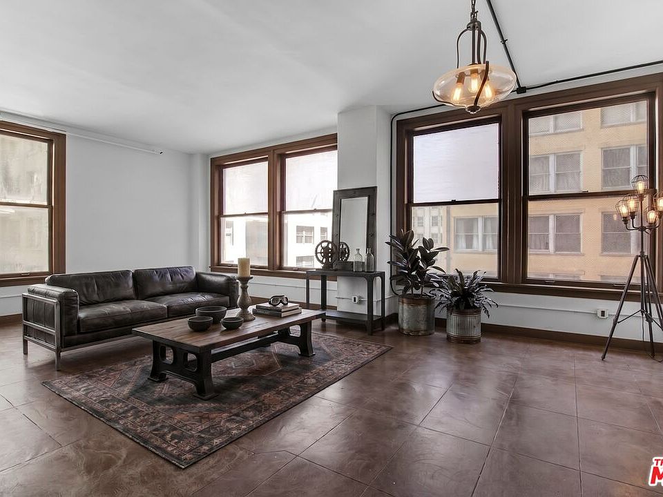 1st image of 215 W 7th St APT 602
