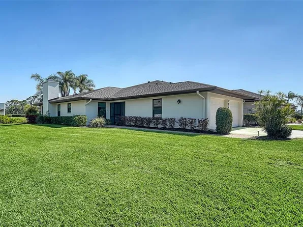 7347 Royal Birkdale Dr, Sarasota, FL 34238