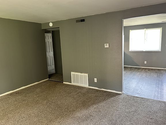 5th image of 1810 Queenswood Dr APT J