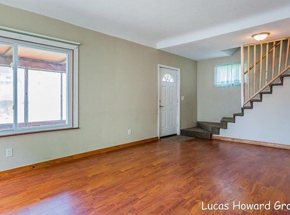 5th image of 2034 Stafford Ave SW