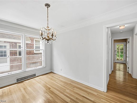3rd image of 1552 S Belvoir Blvd