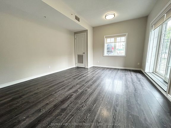 5th image of 7 Rittenhouse Rd #102