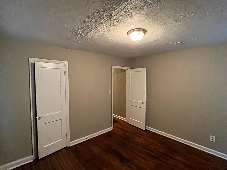 922 Harbison Dr — Photo 15
