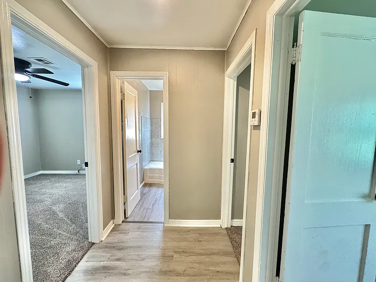 252 E Coe Dr — Photo 12