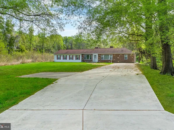 1112 Owens Rd, Oxon Hill, MD 20745