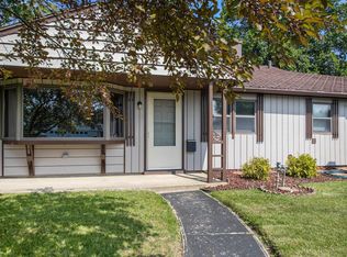 104 S Holiday Dr, South Bend, IN