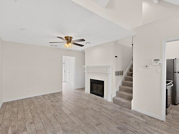 3rd image of 1442 Weiler Blvd