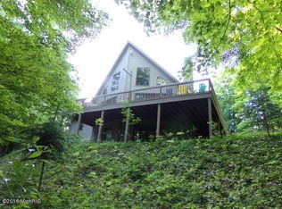 9177 S Ferris Ave, Grant, MI 49327