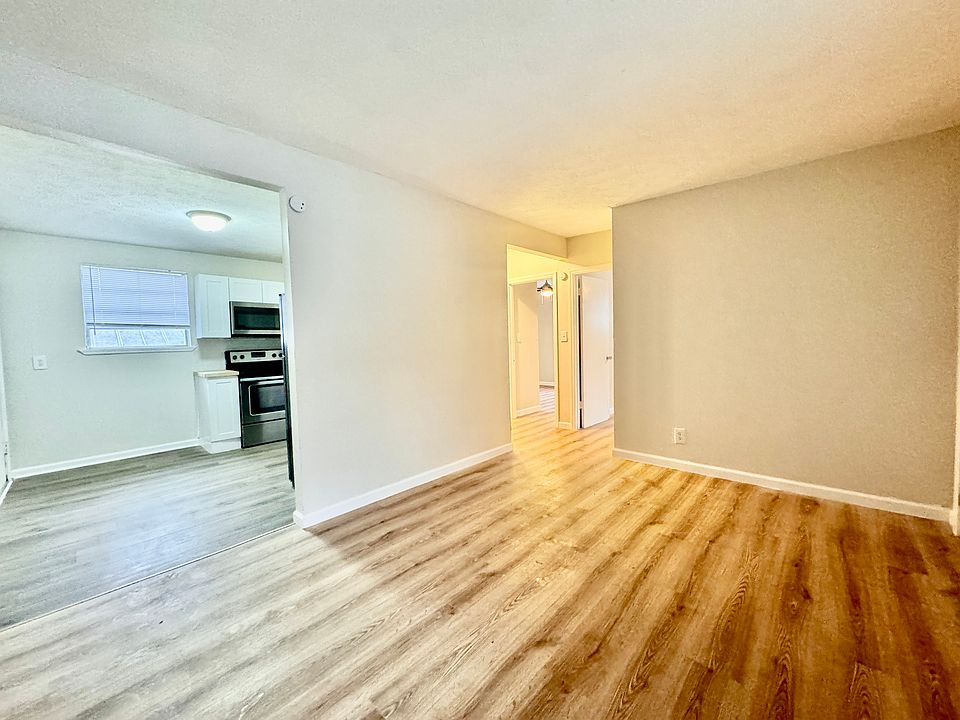 1st image of 1551 Steele St #4