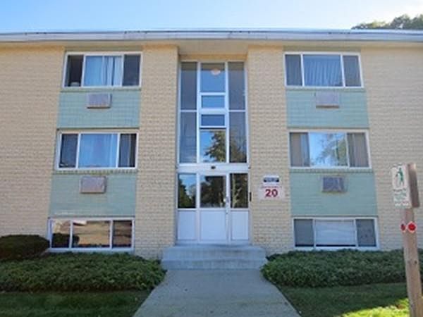 1st image of 20 Nelson Dr APT 3D