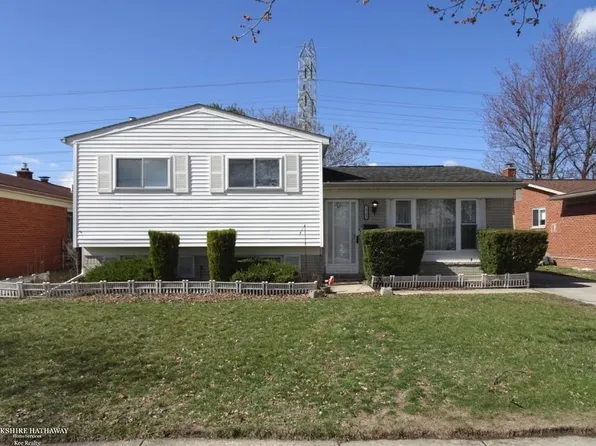 28263 Newport Dr, Warren, MI 48088