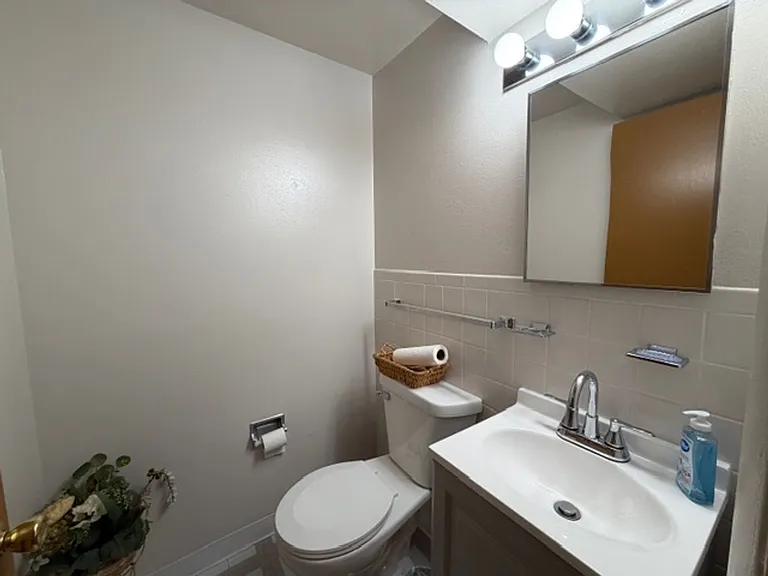 153 Willis Ave — Photo 19