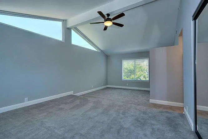 2040 Conifer Ln — Photo 17
