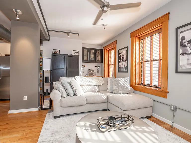 1417 Main St #5 — Photo 8