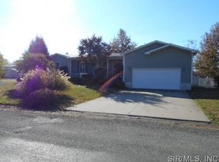 34113 Canoe Ct, Brighton, IL 62012