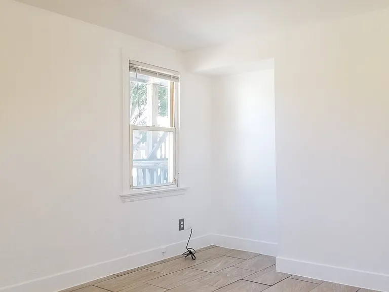  497 Winter St 1stflr 1b/1b Hwincluded Spacious! Freshpaint Petsok — Photo 7