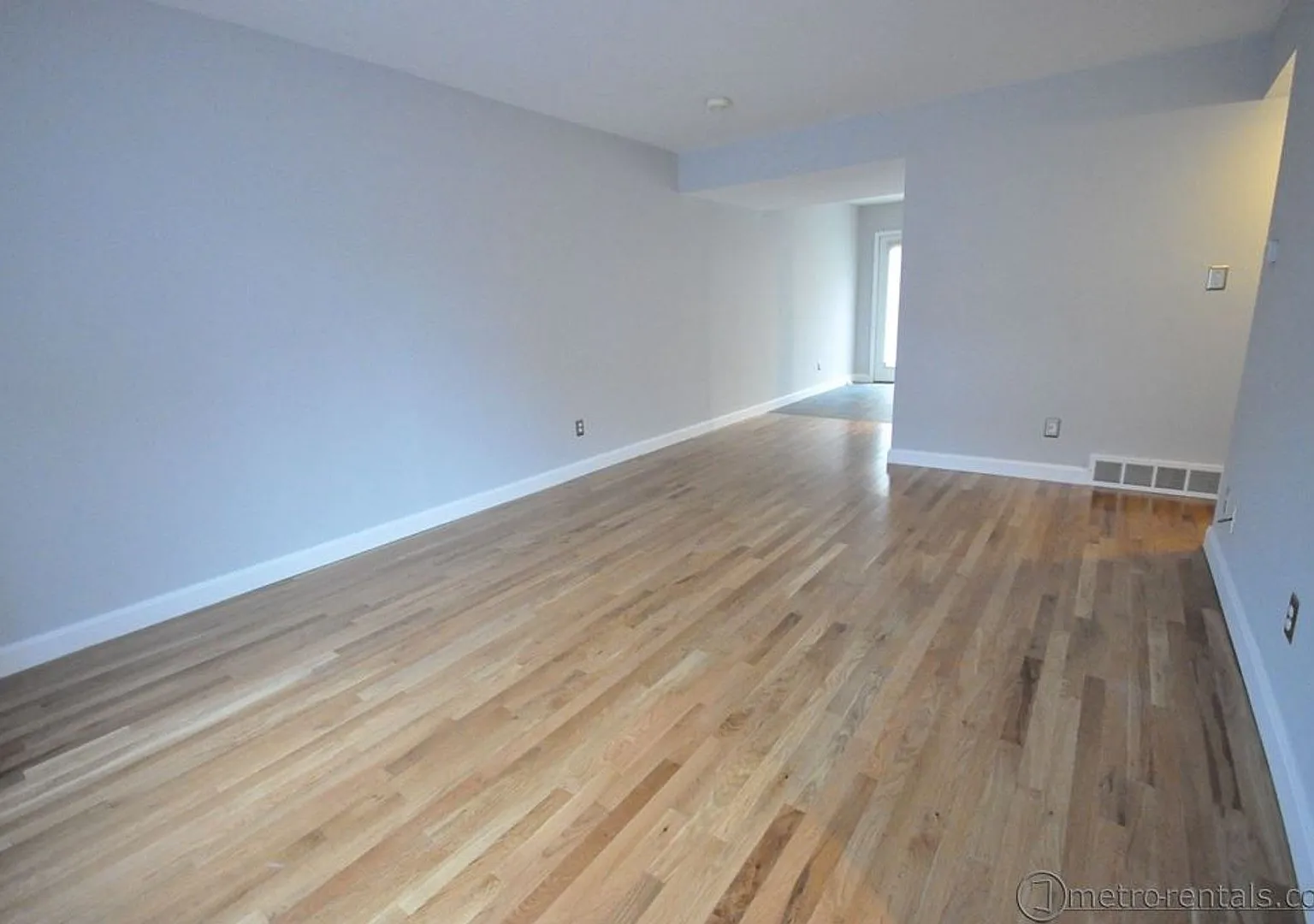 4867 4869 4871 4873 Moreland Dr — Photo 3