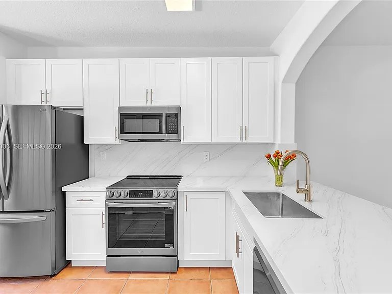15750 SW 92nd Ave #20C — Photo 7