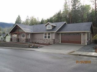 620 Sarah Rae Ln, Grants Pass, OR 97527