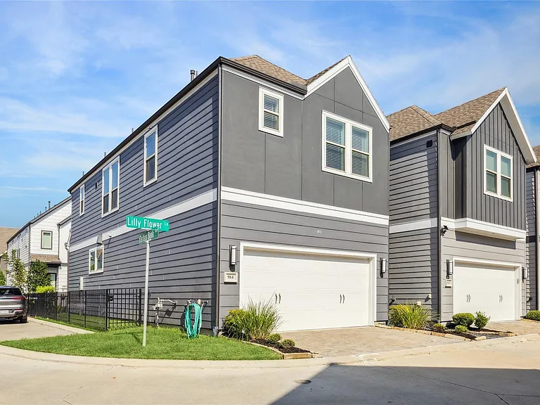 964 Lilly Flower Ln — Photo 17