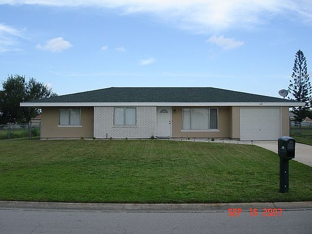 1st image of 549 SW Bridgeport Dr