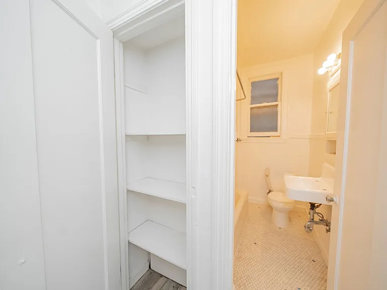 544 37th Street — Photo 12