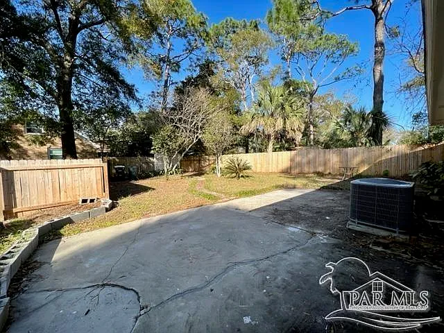 8100 Six Pence Dr — Photo 6