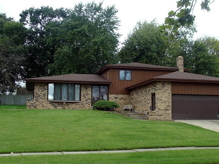 1st image of 2804 Hillside Dr