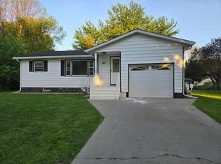 1709 Bantom Pl, Worthington, MN 56187