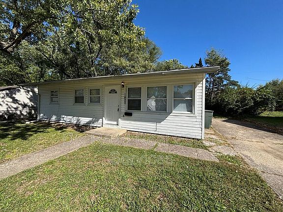 3rd image of 1422 Honeybee Dr