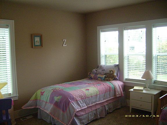 2nd image of 3016 To 3018 88th St E