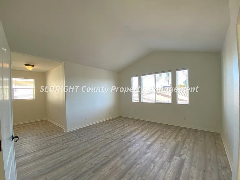 1654 Belmont Ct — Photo 22