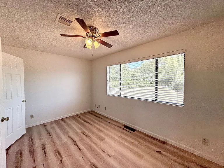 339 Rim Rock Cir — Photo 9