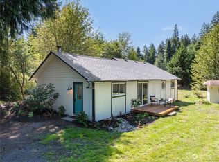 923 Tipsoo Loop N, Rainier, WA 98576