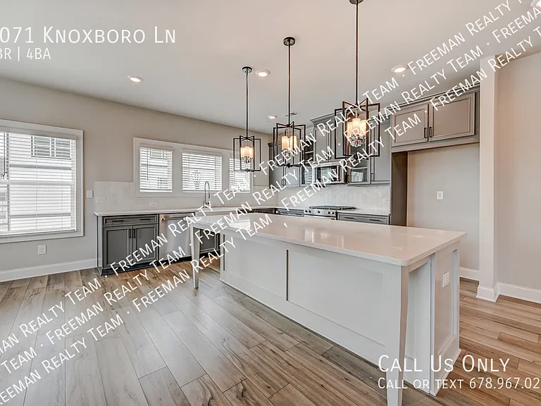 1071 Knoxboro Ln — Photo 5