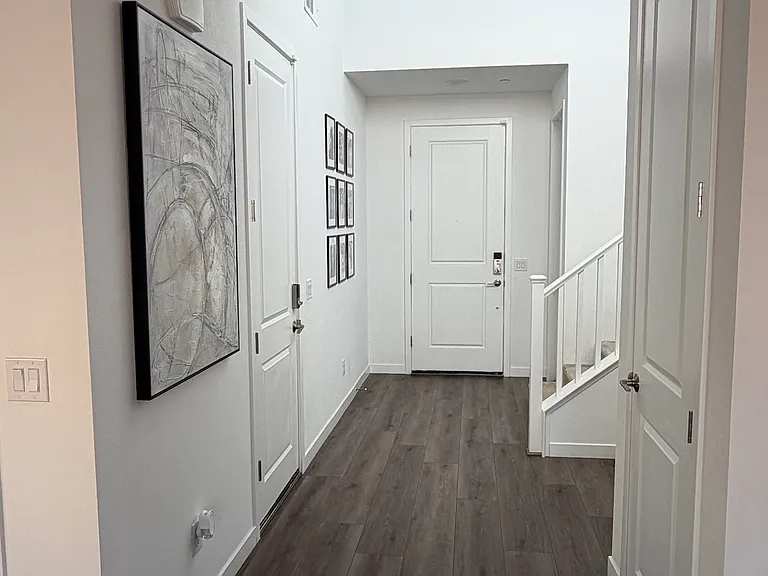 862 Camargo St — Photo 5