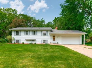 356 Walnut Ln, Apple Valley, MN 55124