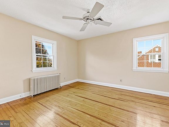 5th image of 13 Harrison Ave N